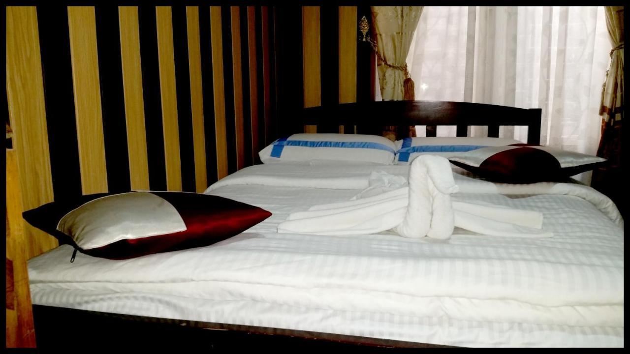 نوفارا إيلِيا New Happy Inn المظهر الخارجي الصورة